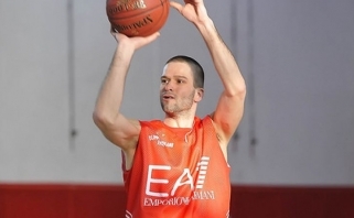 Italijos taurė - M.Kalniečio ir "Emporio Armani" krepšininkų rankose